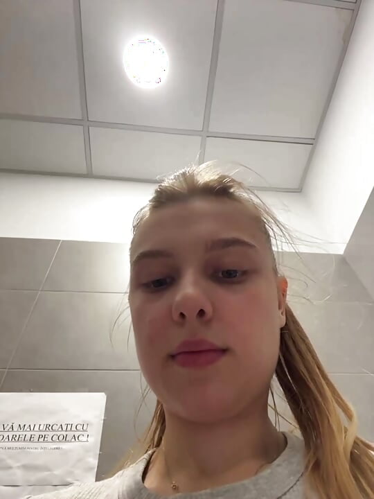 Public fucking close up in the mall