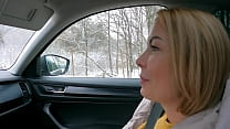 Ryzykowny samochód Blowjob z moim seksownym współpracownikiem