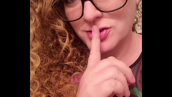 Secretary flashes tittys in the employee restroom, sucks fingers