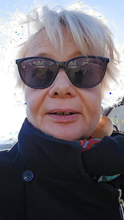 milf looking for a cock in the countryside. I find her in a barn sucks her fucks me and empties her on my face
